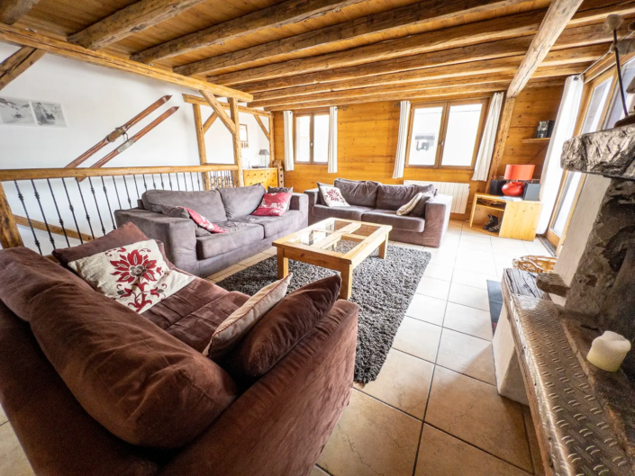 The living room in our Courchevel Chalet used to house students on our Ski Courses